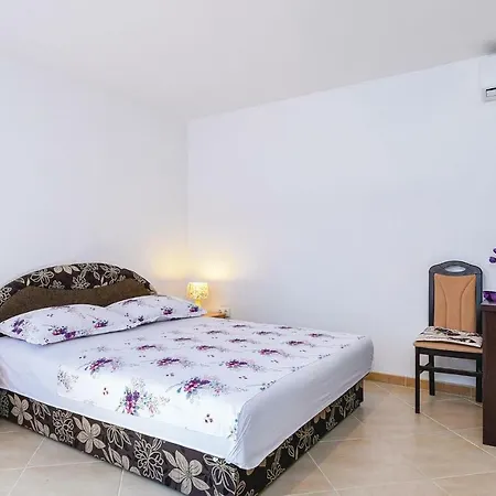 Two-bedroom In アパート オレビック
