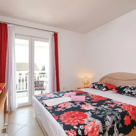 Two-bedroom In アパート オレビック